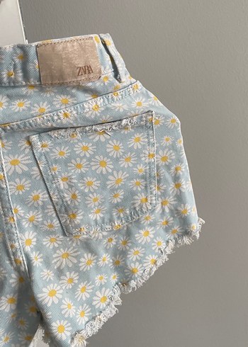 Mavi Çiçek Desenli Mini Kot Şort - Görsel 8