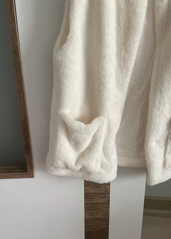 Beyaz Kürklü Kadın Yelek - Görsel 2