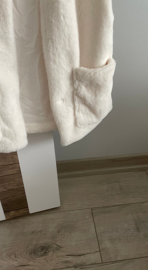 Beyaz Kürklü Kadın Yelek - Görsel 5