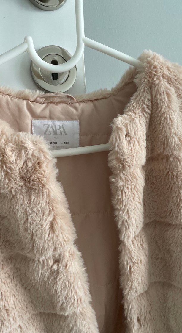 Bej Kürklü Kız Çocuk Yelek - Görsel 2