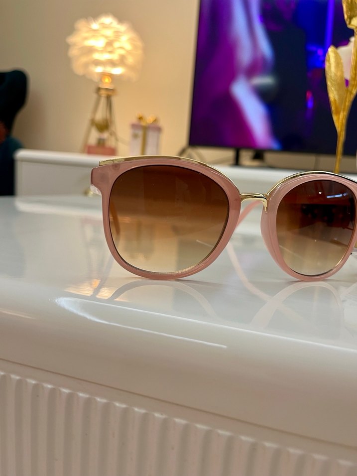 Pudra Pembe Altın Şık Güneş Gözlük  - Görsel 2