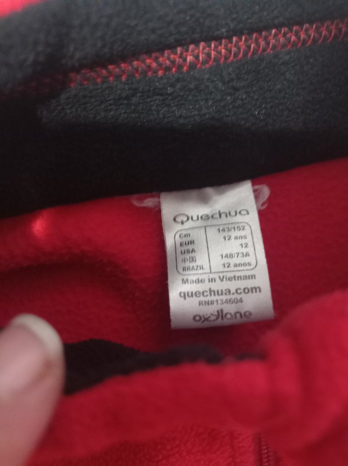 Kırmızı Fermuarlı Sweatshirt ve Siyah Spor Eşofman - Görsel 4