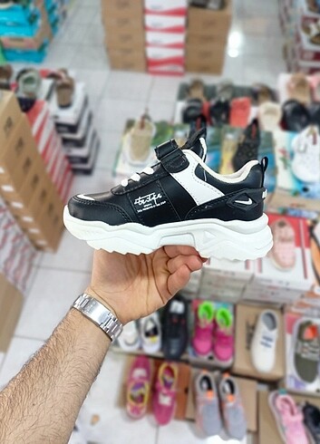 29 Beden Çocuk Spor Ayakkabı