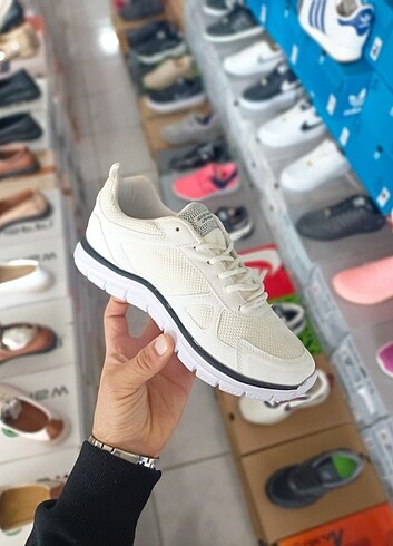 Diğer Skechers spor ayakkabı