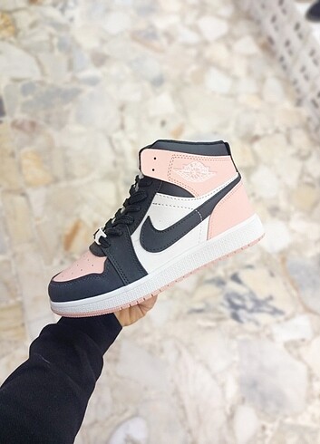 Nike pembe beyaz air jardon
