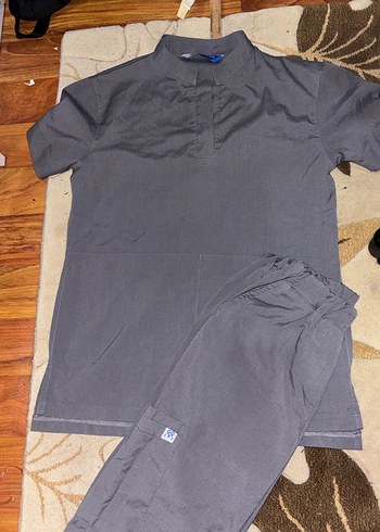 Mole hakim yaka kaguru cepli scrubs takımı - Görsel 2