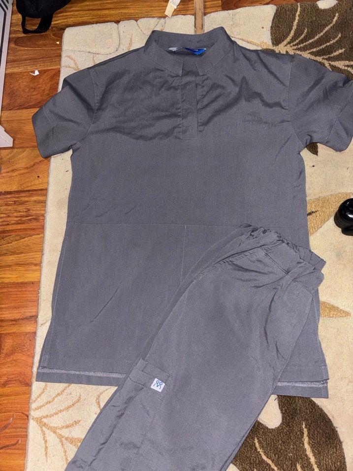 Mole hakim yaka kaguru cepli scrubs takımı - Görsel 2