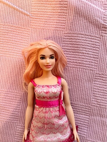 Barbie Orijinal Curvy Barbie Mattel