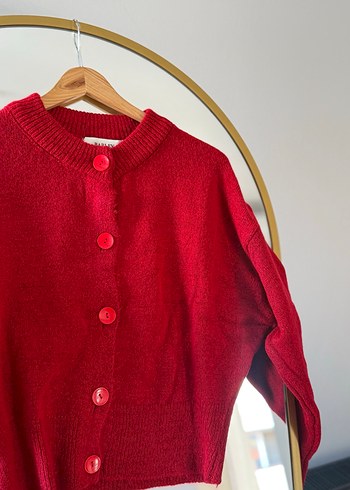 Kırmızı Düğmeli Kadın Triko Hırka - Görsel 2