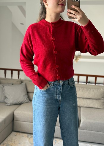 Kırmızı Düğmeli Kadın Triko Hırka - Görsel 3