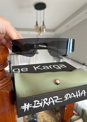 Siyah Minimalist Kadın Güneş Gözlüğü