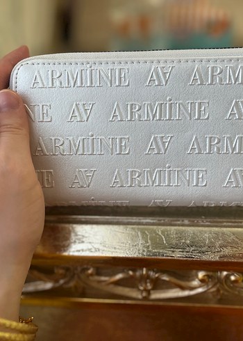 Armine Beyaz Deri Fermuarlı Kadın Cüzdanı