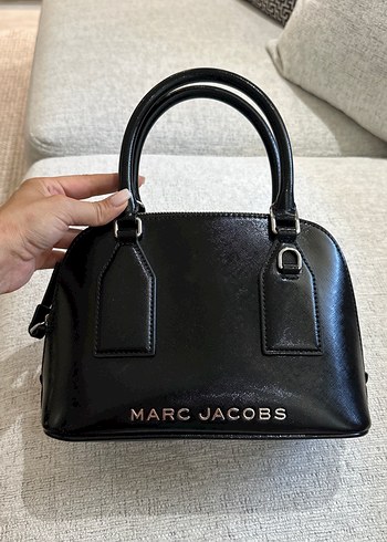 Marc Jacobs Siyah Parlak Midiel Cantasi