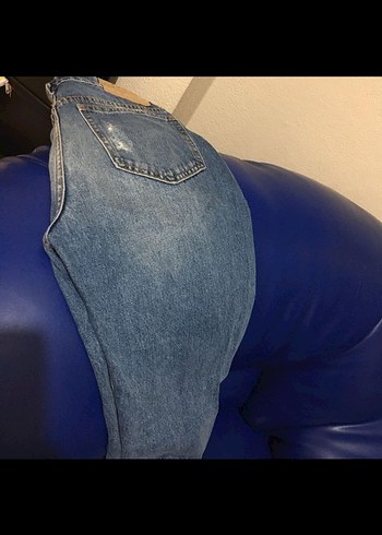 Kadın Açık Mavi Yırtık Bol Kesim Denim Pantolon Mom Jean - Görsel 4