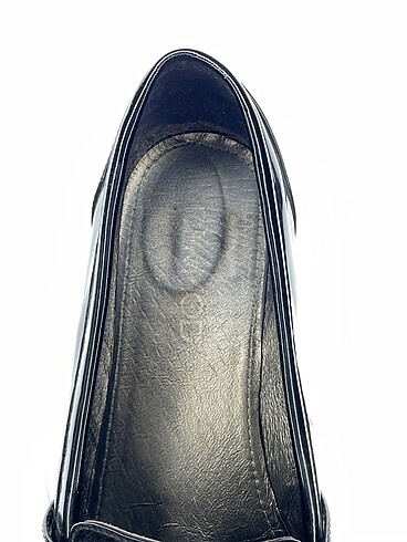 37 Beden siyah Renk Derimod Loafer %70 İndirimli.