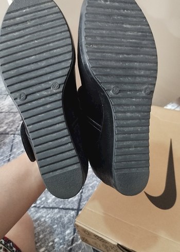 Siyah Deri Tokalı Kadın Bot - Görsel 4