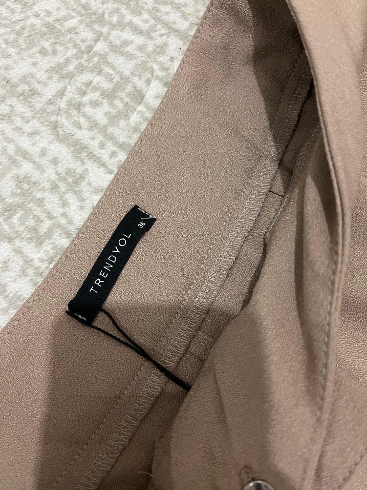 Bej Piliseli Kadın Kumaş Pantolon - Görsel 4