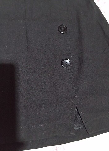 Yırtmaçlı siyah mini etek  - Görsel 3