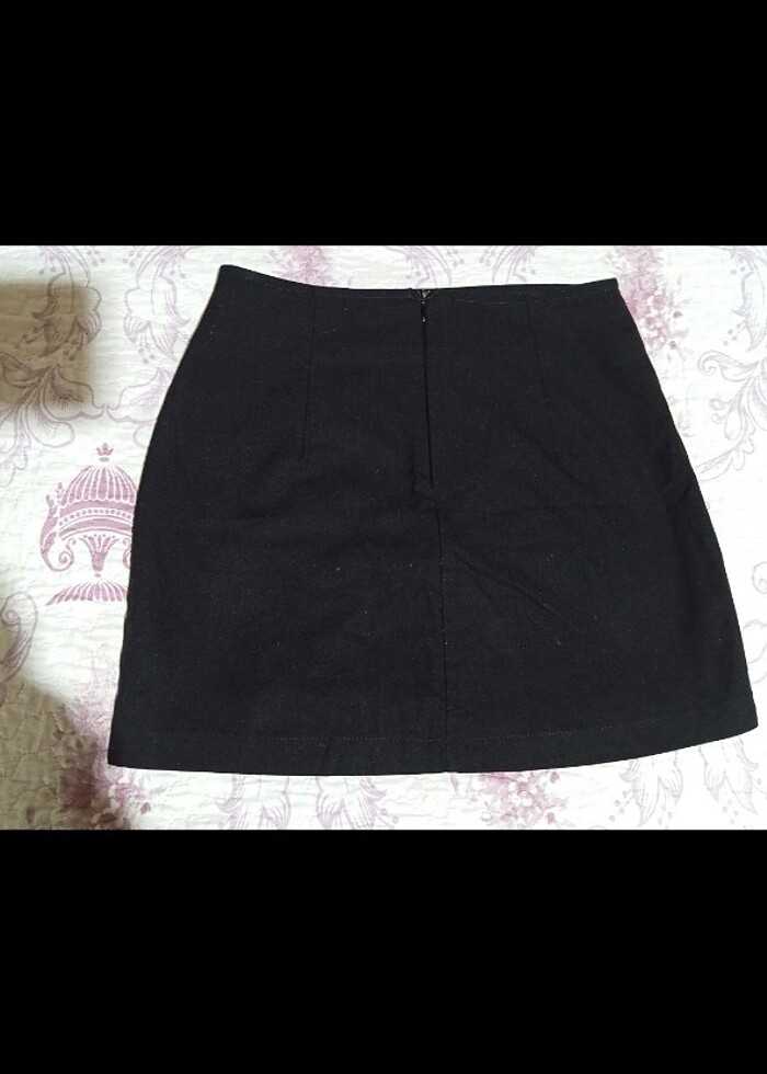 Yırtmaçlı siyah mini etek  - Görsel 2