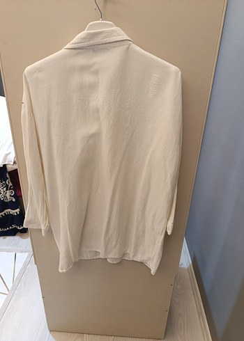 Düğmeli Beyaz Keten Kadın Gömlek - Görsel 2