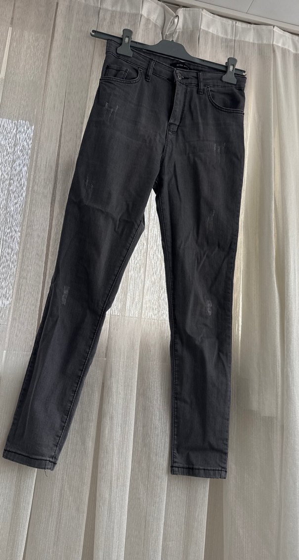 Siyah Kemerli Dar Kesim Kadın Kot Pantolon - Görsel 3