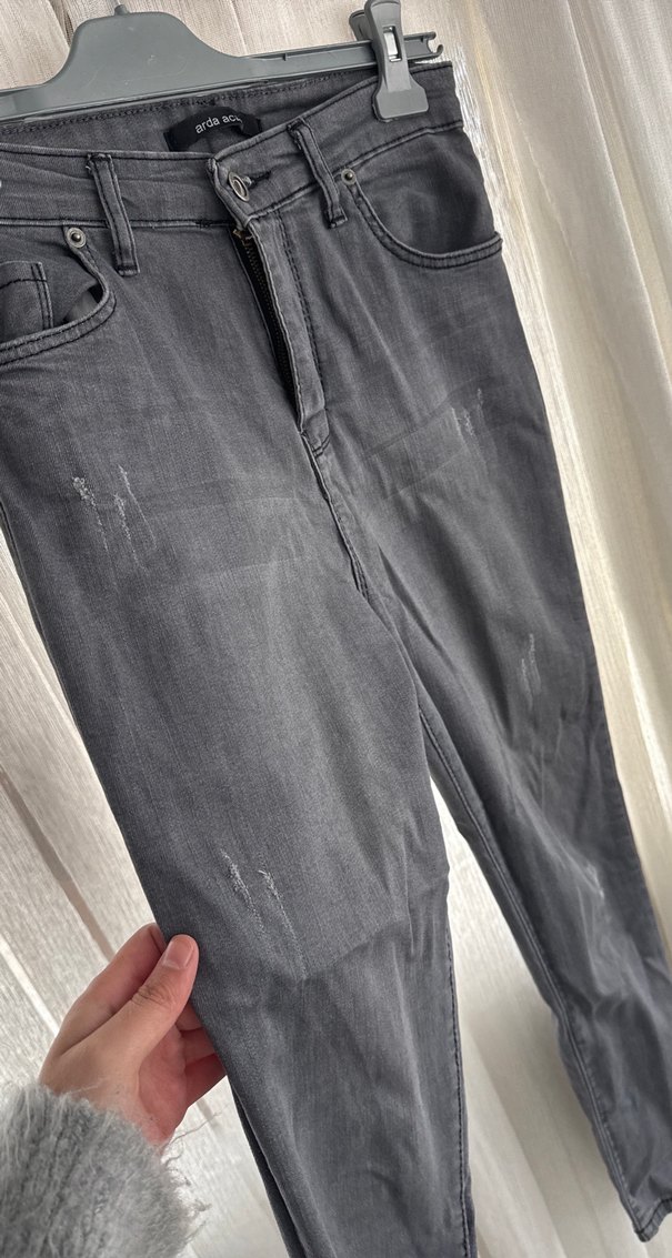 Siyah Kemerli Dar Kesim Kadın Kot Pantolon - Görsel 2