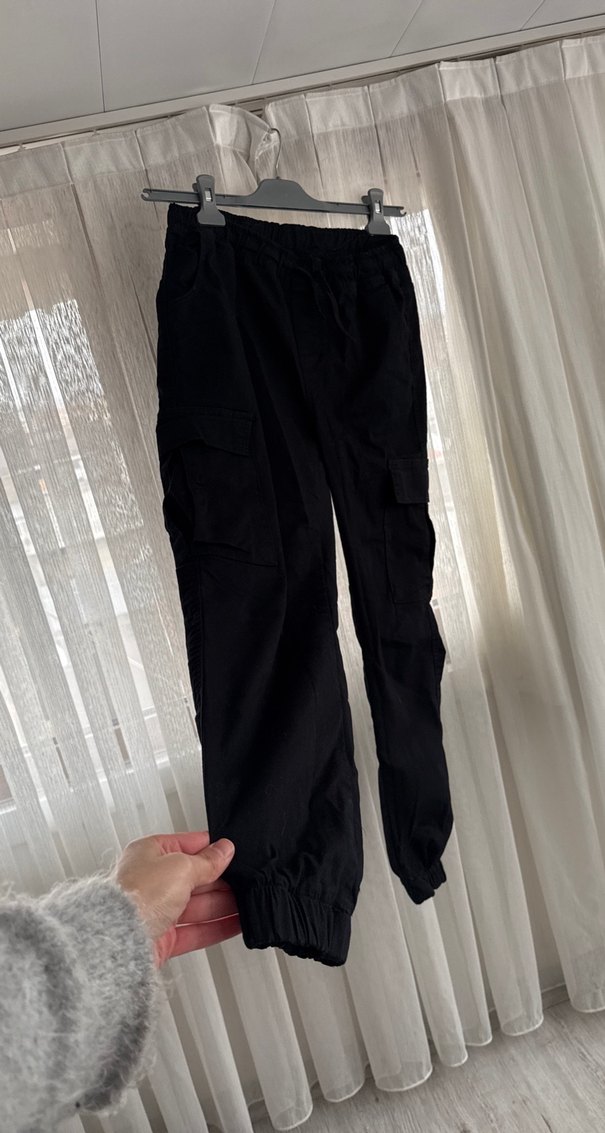 Siyah Kemerli Kadın Rahat Kumaş Pantolon - Görsel 2