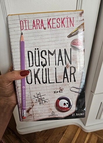  Düşman okullar 