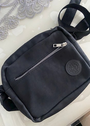 Siyah Kadın Fermuarlı Crossbody Çanta - Görsel 3