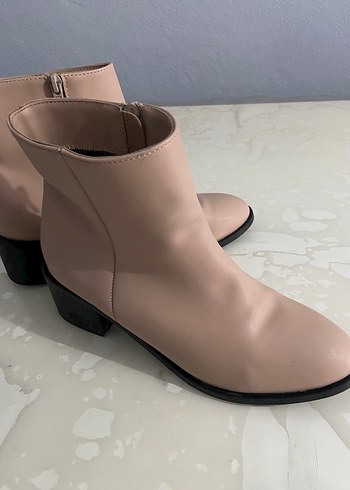 Bej Minimalist Kadın Topuklu Bot - Görsel 3