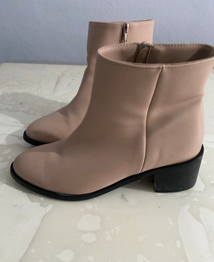 Bej Minimalist Kadın Topuklu Bot - Görsel 4