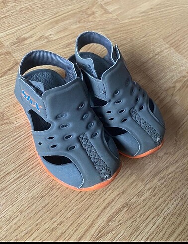 Skechers 22 numara bebek ayakkabısı