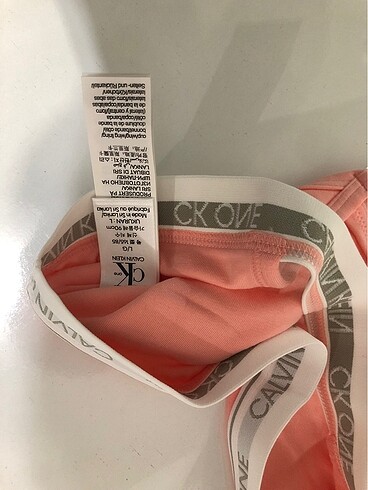 l Beden Calvin klein bralet