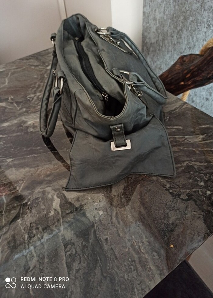 Gri renk, yayvan, yanlarda, arkada ve içinde gözleri var, yumuşa - Görsel 4