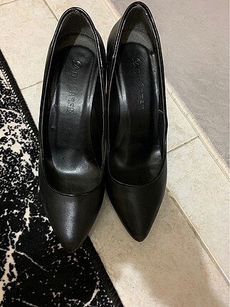 Siyah stiletto