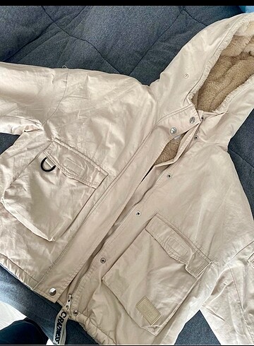 Bershka mont