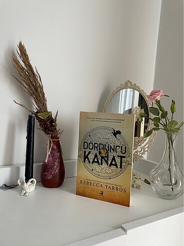 Dördüncü kanat (Rebecca yarros)