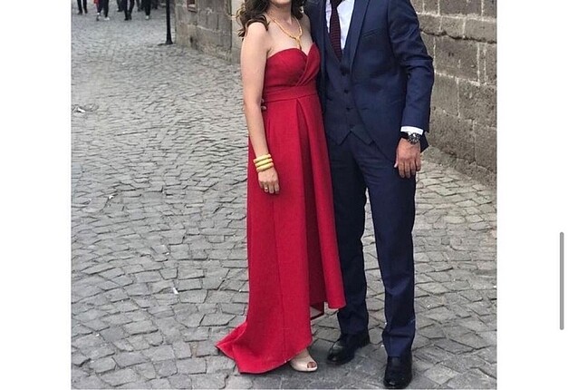 Kırmızı abiye elbise