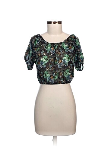 Pull and Bear Bluz %70 İndirimli.