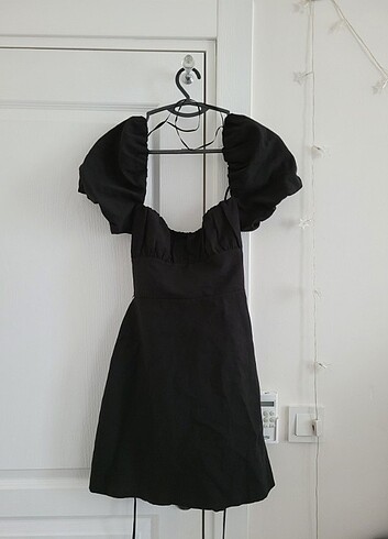 Zara Siyah Sırtı Bağlamalı Elbise