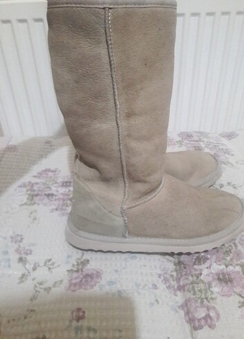 36 NUMARA ORJİNAL UGG MARKA BOT