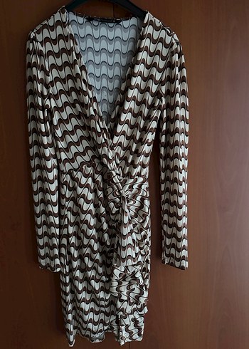 V Yaka Kahverengi Zebra Desenli Mini Elbise - Görsel 5