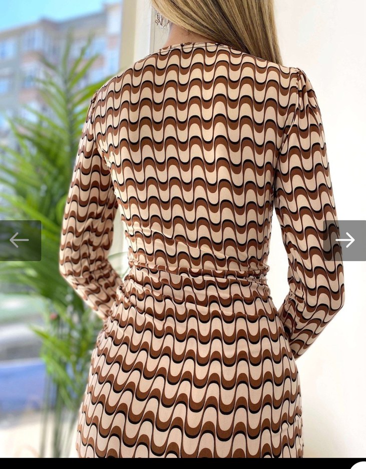 V Yaka Kahverengi Zebra Desenli Mini Elbise - Görsel 3