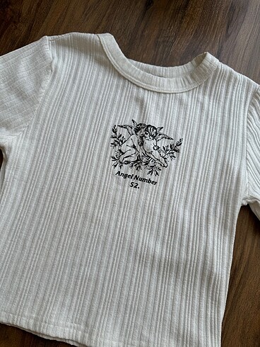 s Beden Melek baskılı crop tshirt