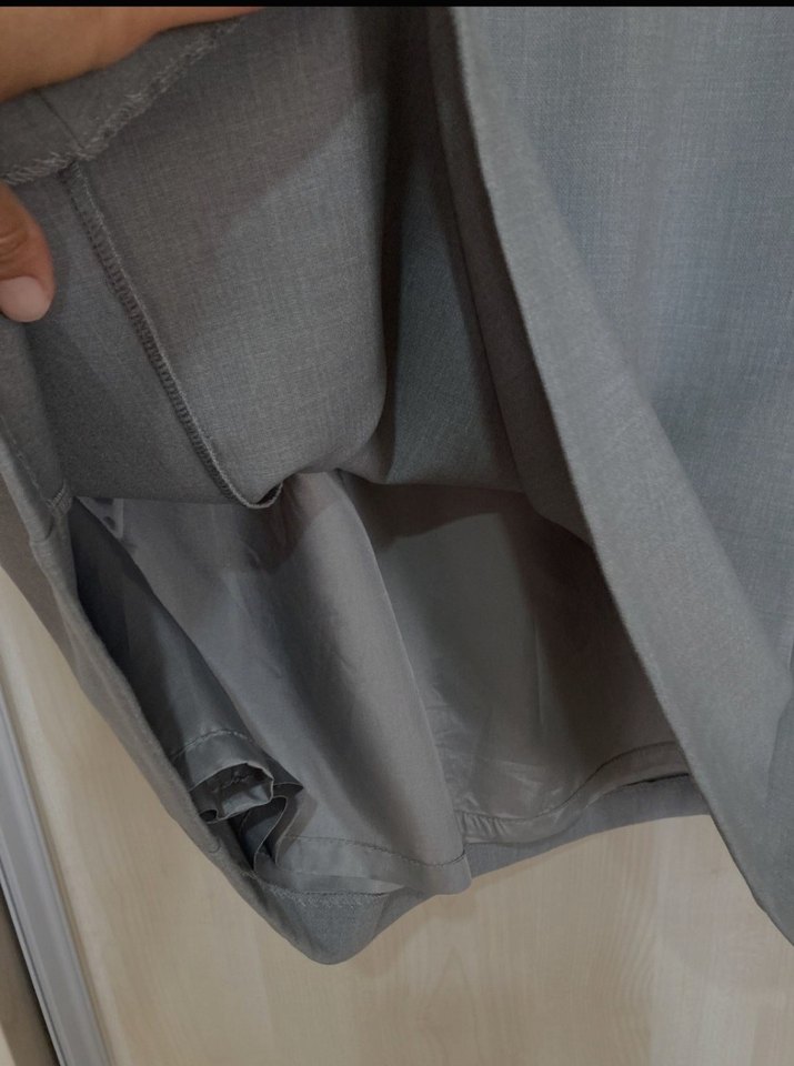 Gri Aker Vintage etek yepyeni dar  ve kısa geldi kullanamadim - Görsel 4