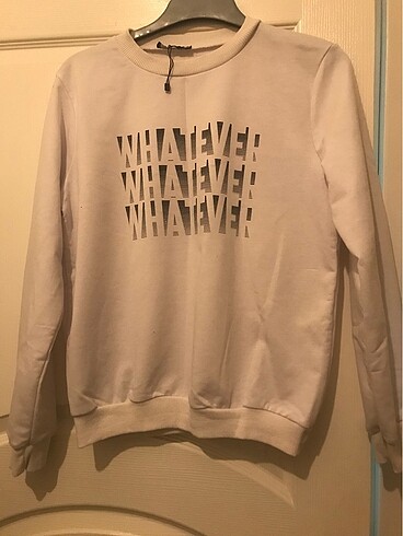 Trendyol & Milla Trendyolmilla Siyah Whatever Yazı Detaylı Beyaz Sweatshirt