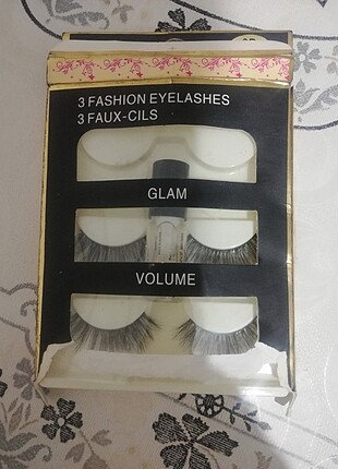 Paket halinde içinde yapıştırıcı mevcut 