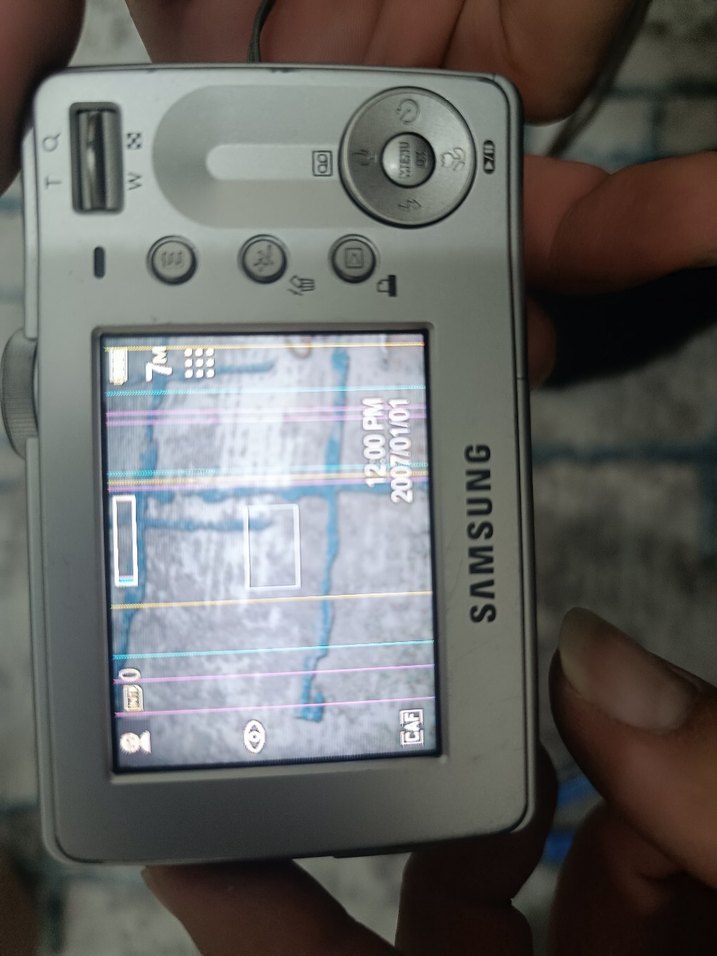 Gri Samsung Dijital Kamera - Görsel 2