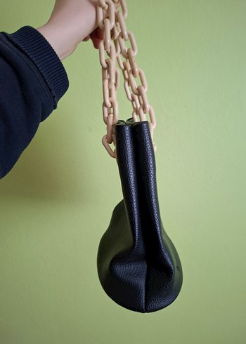 Zincir Detaylı Siyah Deri Kadın Çanta - Görsel 3