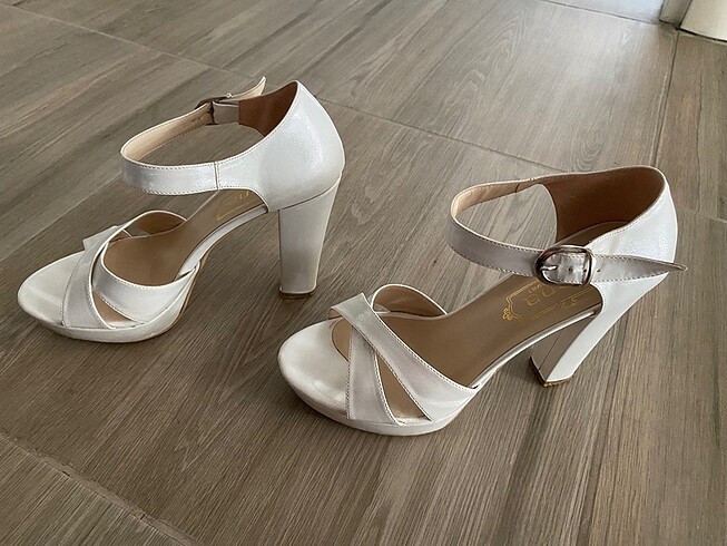 38 Beden Beyaz topuklu ayakkabı
